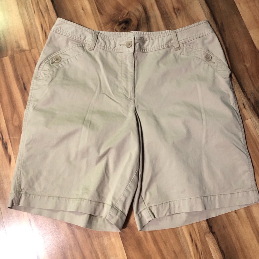 Tan / beige 16W Just My Size shorts button detail pockets cotton/ spandex